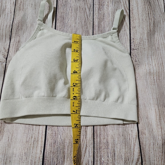 Gymshark cream adjustable strap padded bra size XS - Picture 2 of 5